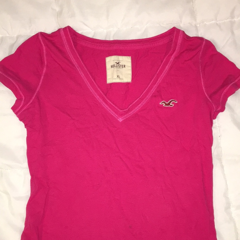 basic fuchsia/pink v neck